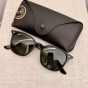 Ray-Ban Classic Black RB4258F NWT